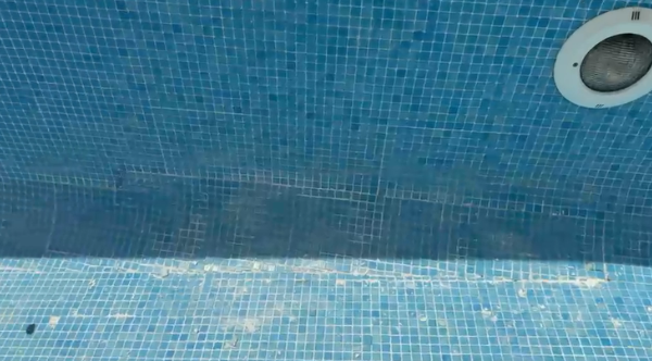 Piscina em fase final após reparação